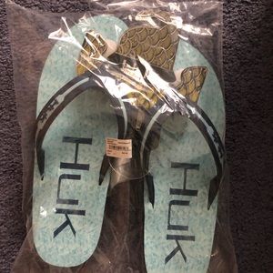 NWT Men’s size 12 HUK flip flops